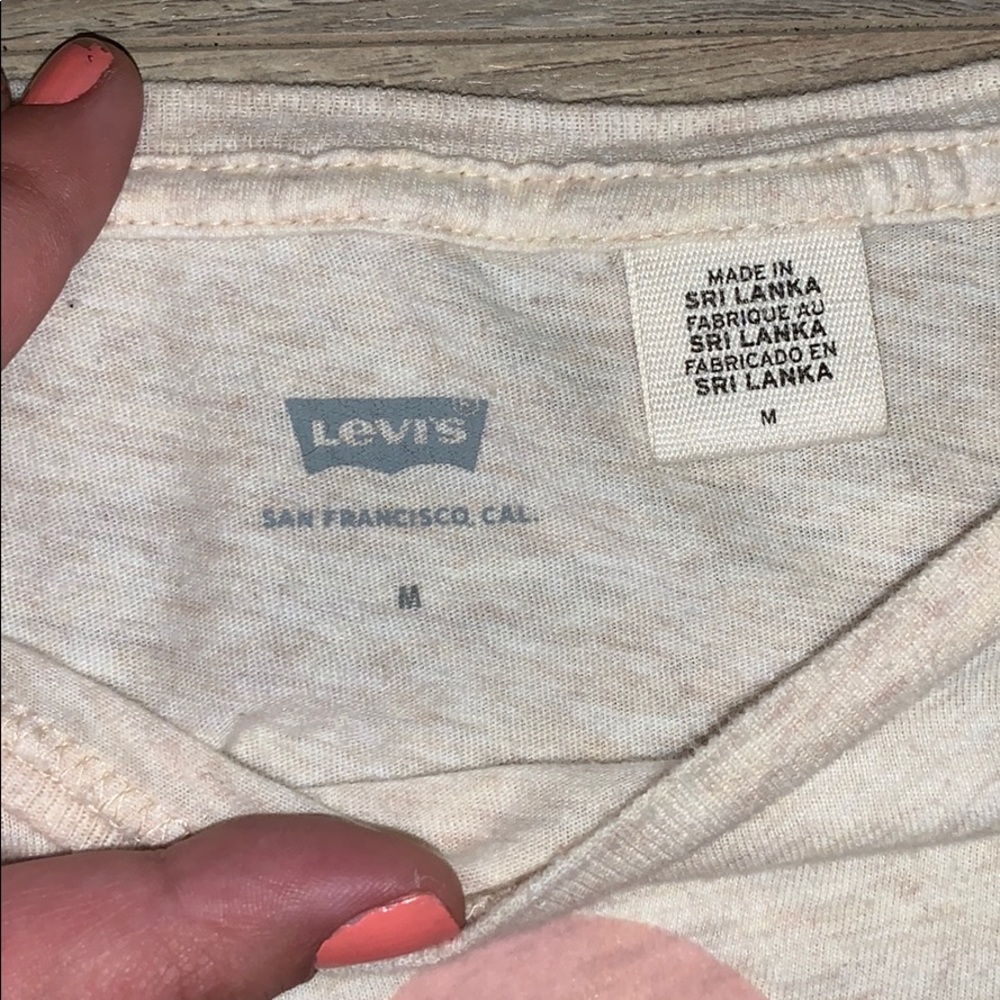 Levi’s top - Picture 2 of 2